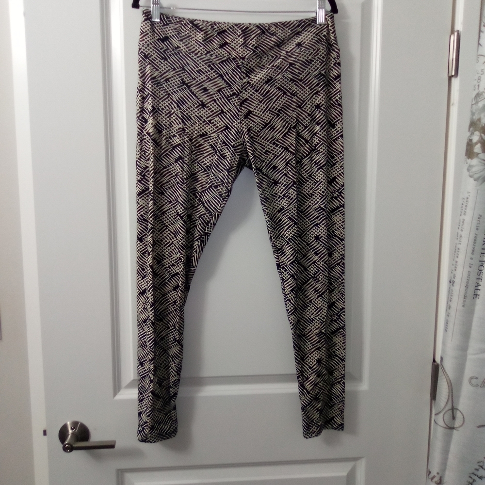 LuLaRoe Black & Cream Geometric Print Leggings Size 12